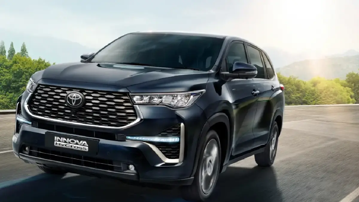 Toyota Innova Hycross 2025